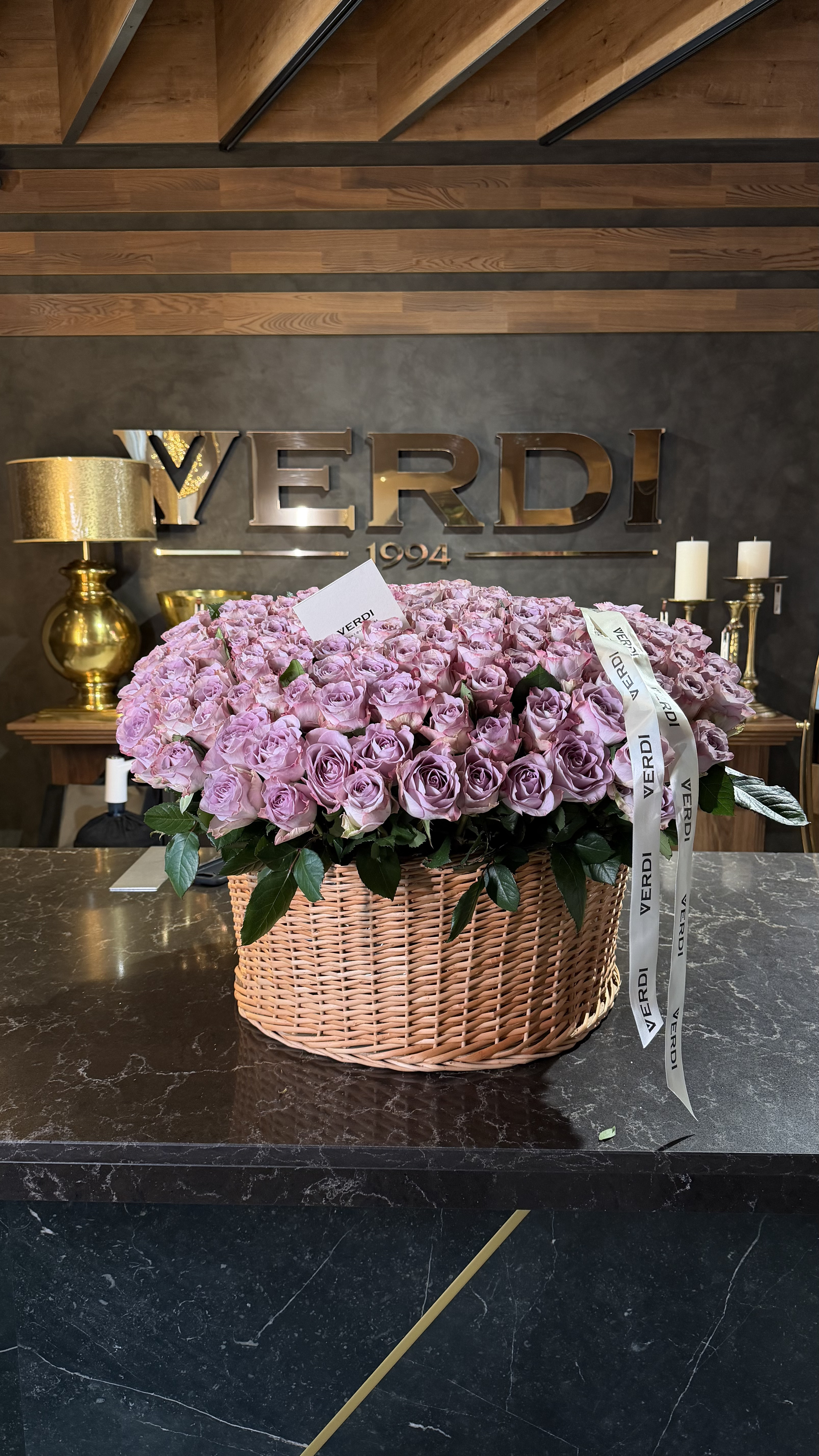 Композиція з троянд Memory Lane