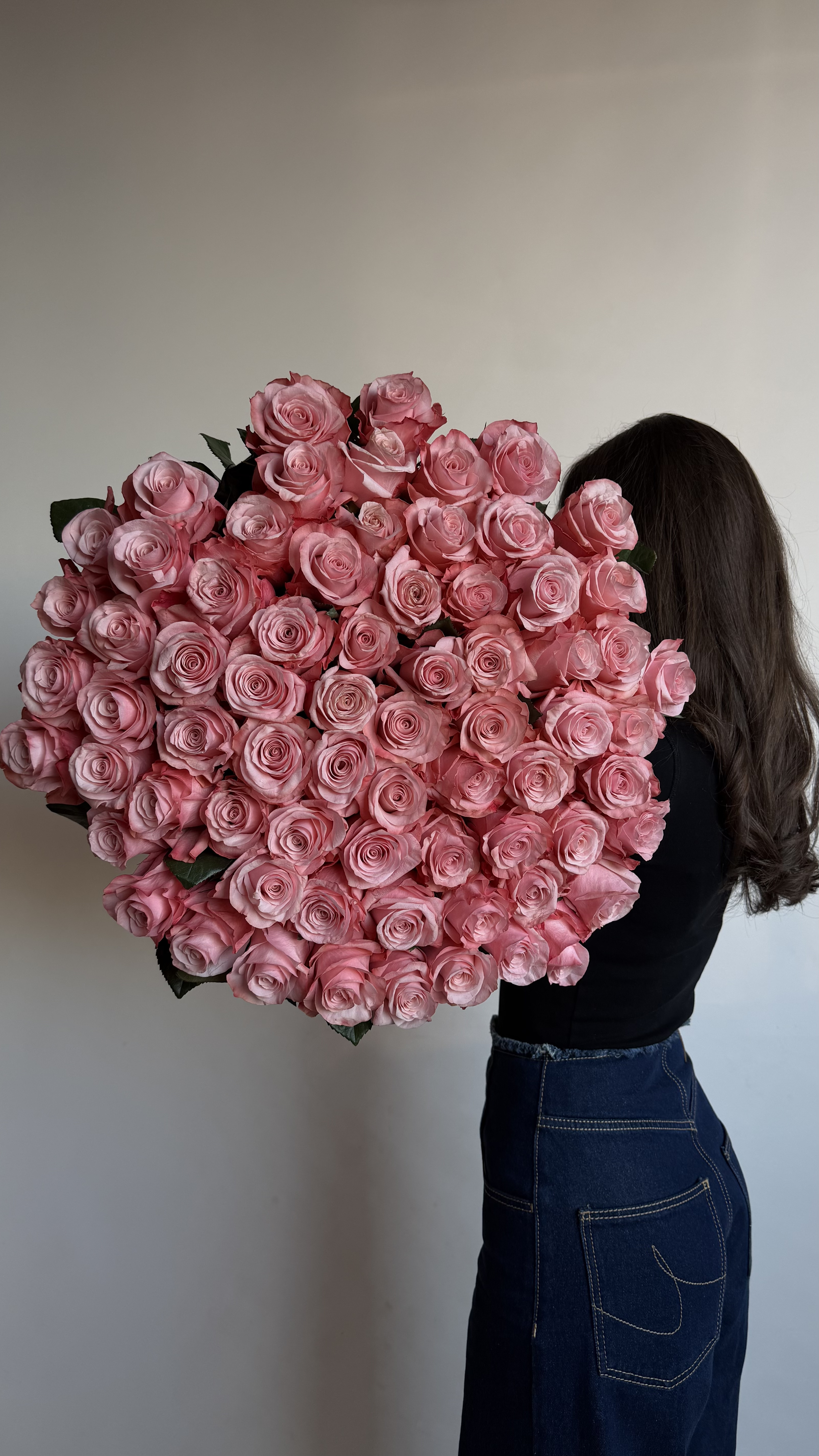 Букет з рожевих еквадорських троянд