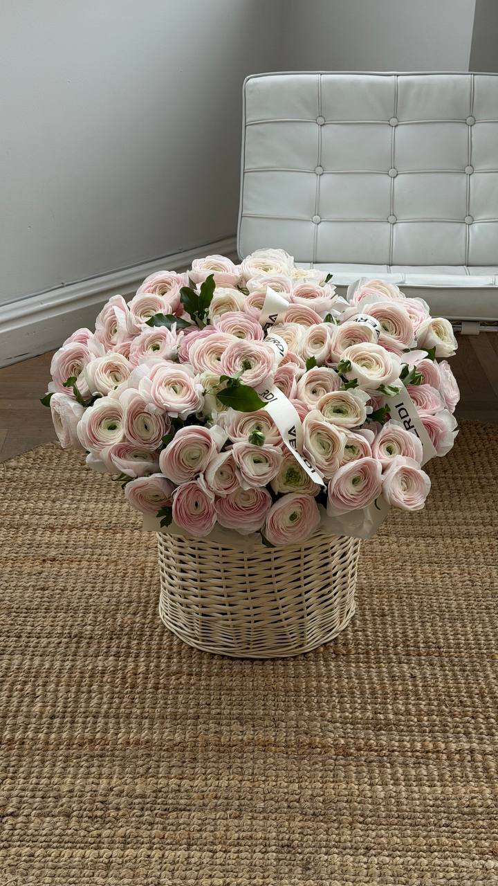 Композиція з ранункулюсів Hanoi Extra