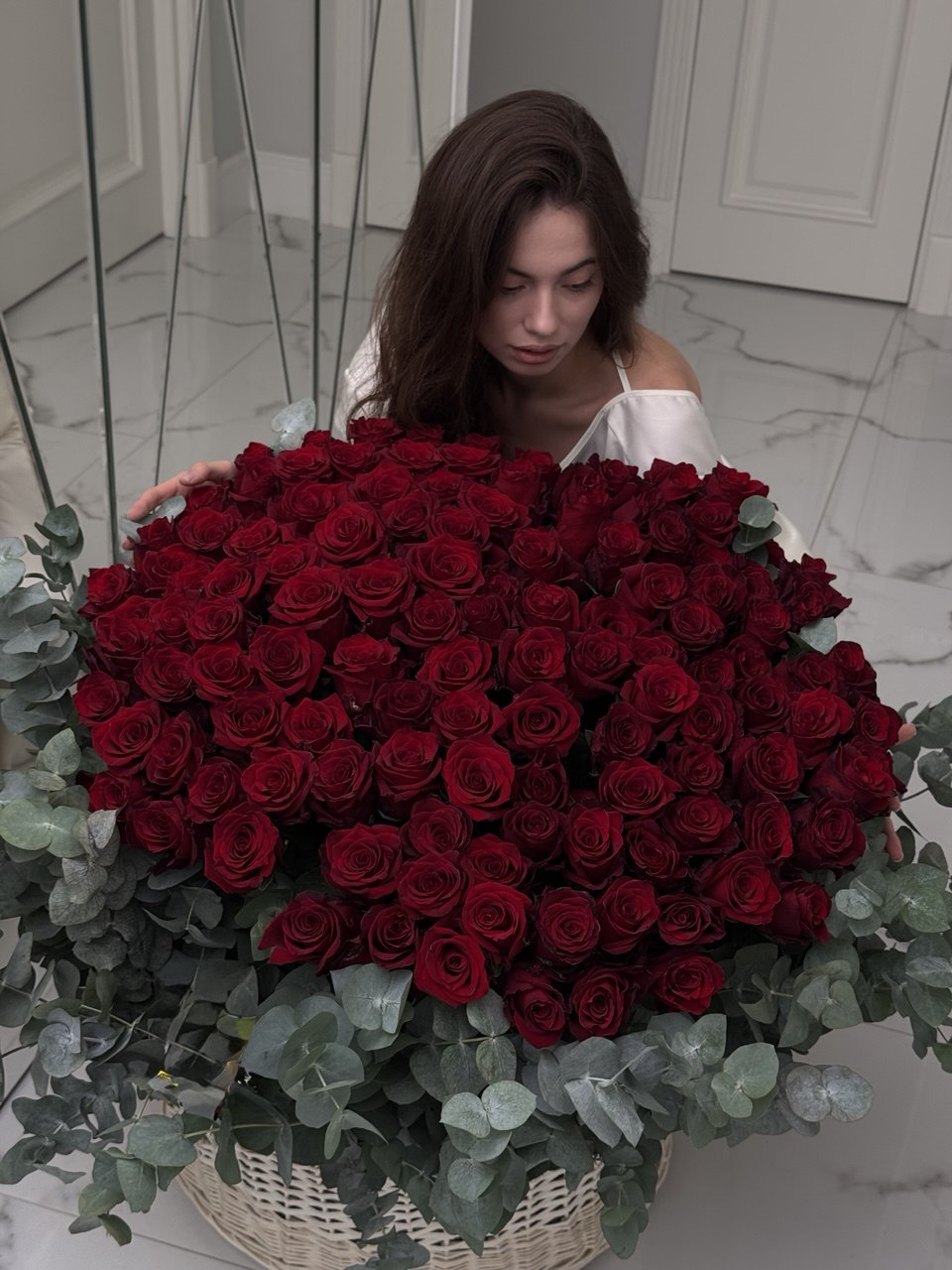 Композиція з троянд Explorer та евкаліпту