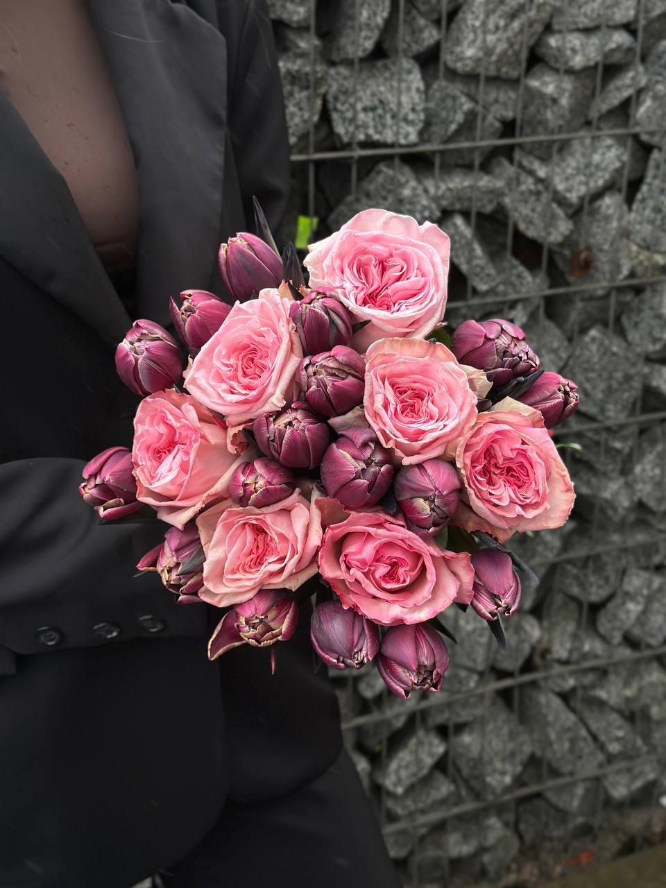 Букет з тюльпанів Double Bubble та троянд Pink O'Hara