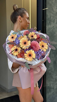 Букет з гортензій, жоржин, гербер та евкаліпту