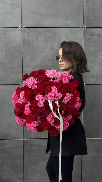 Букет з троянд Eileen та троянд Red Transetter