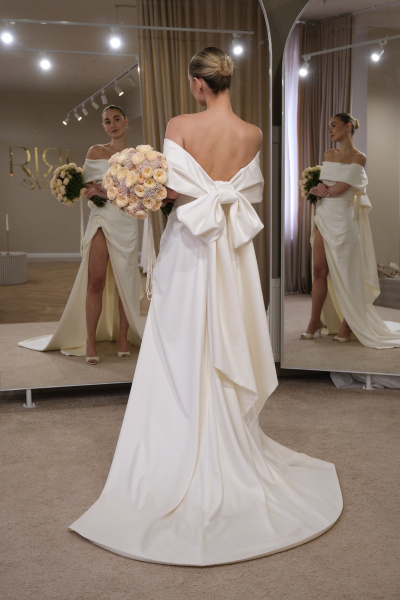 Букет для нареченої - троянди та озатамнус 