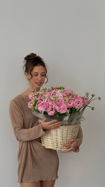 Композиція з ранункулюсів Flamingo Pink