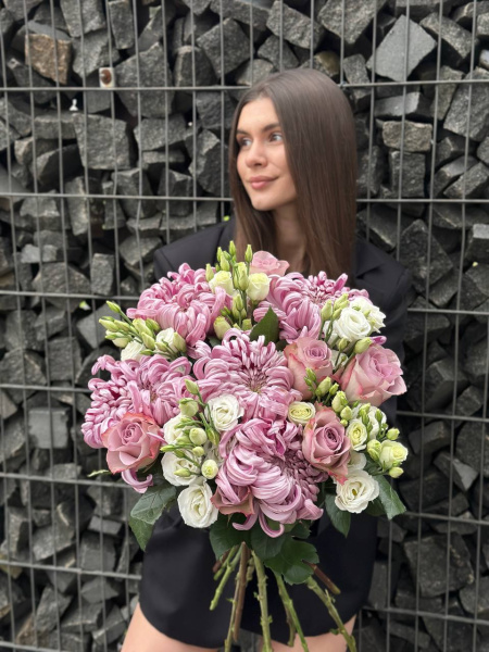 Букет з хризантеми Bigoudi, троянд Memory Lane та еустоми Rosita White