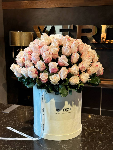 Композиція з троянд Pomarosa