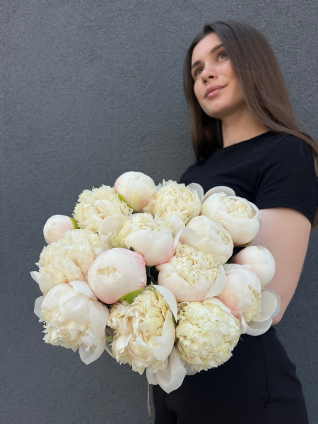 Монобукет з півоній Owen Cousins