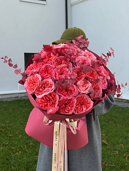 Букет з троянд Candy Xpression та евкаліпту