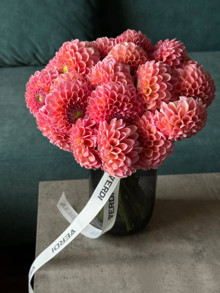 Букет з жоржин